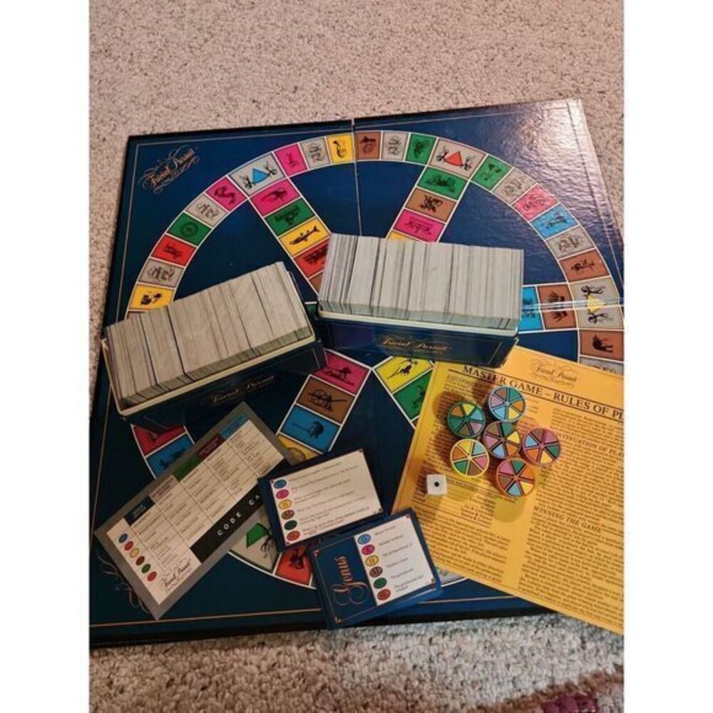 TRIVIAL PURSUIT ORIGINAL 1981‎  GENUS BOARD GAME - COMPLETE Pieces In Packaging